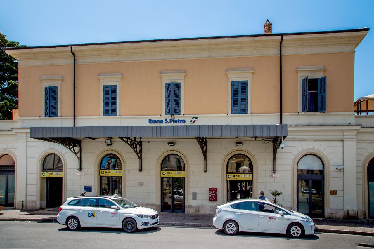 Casa Per Ferie Santa Maria Alle Fornaci Hotel Rome Exterior photo