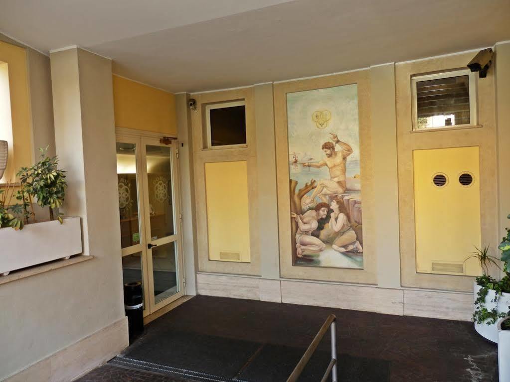 Casa Per Ferie Santa Maria Alle Fornaci Hotel Rome Exterior photo